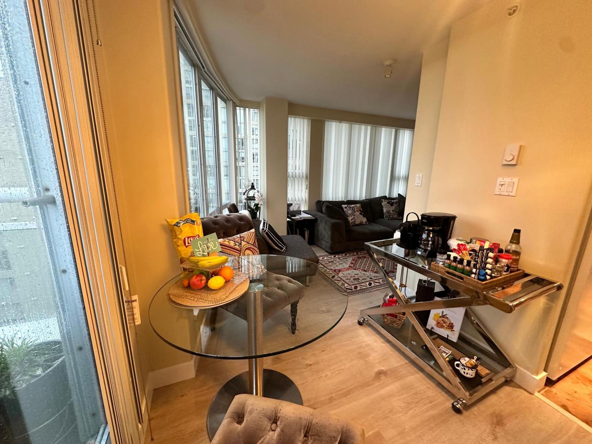 Penthouses Of Beach Ave バンクーバー エクステリア 写真