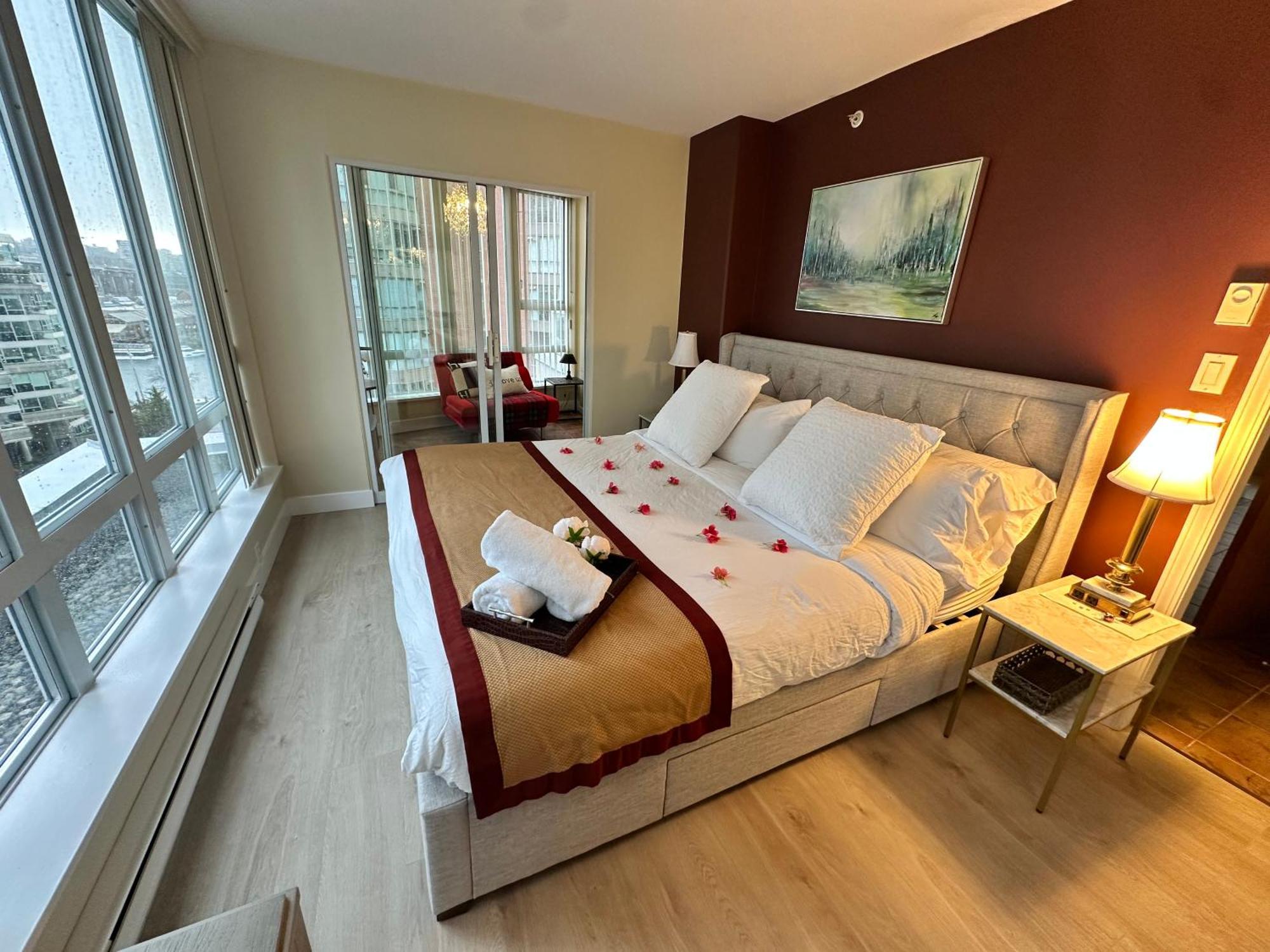 Penthouses Of Beach Ave バンクーバー エクステリア 写真