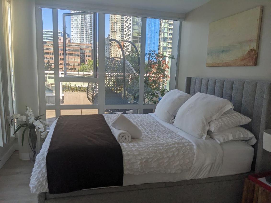 Penthouses Of Beach Ave バンクーバー エクステリア 写真